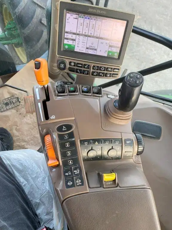 Image JOHN DEERE 6145R